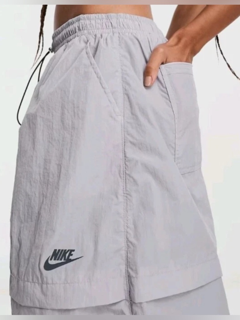 Nike Women's
Sportswear
Water
Resistant
Nylon Maxi
Skirt size Medium - Picture 4 of 16